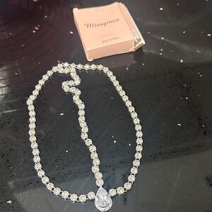 New in Box Miss Grace Silver Head Chain Teardrop Pendant Bridal Wedding Hair